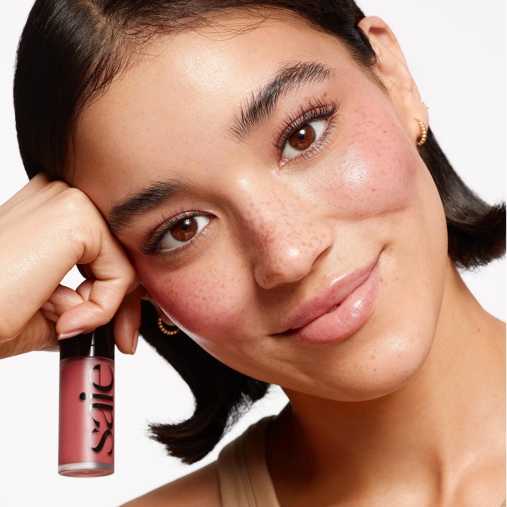 Teintes naturelles et polyvalentes de Saie Dew Liquid Blush.