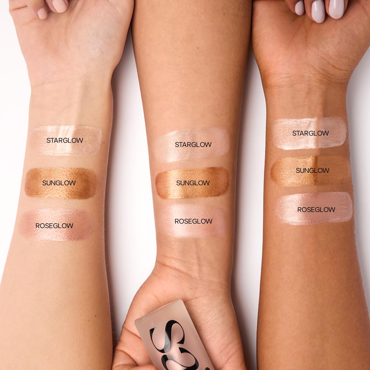Idéal sur décolleté pour accentuer l’éclat sans lourdeur.