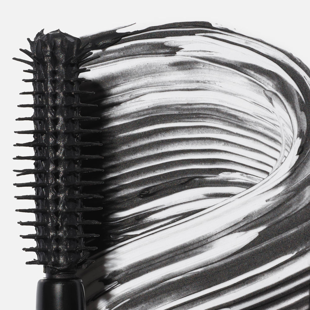 Saie Mini Mascara 101-effet-lift-naturel: regard plus ouvert et définition légère.