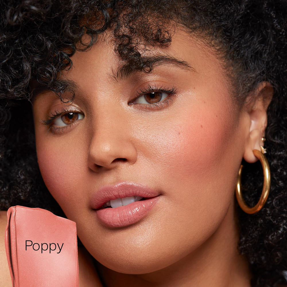 Format compact du blush Saie pour retouches en déplacement