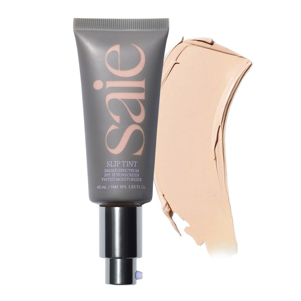 Saie Slip Tint bouteille avec pompe, fini lumineux et hydratation durable.
