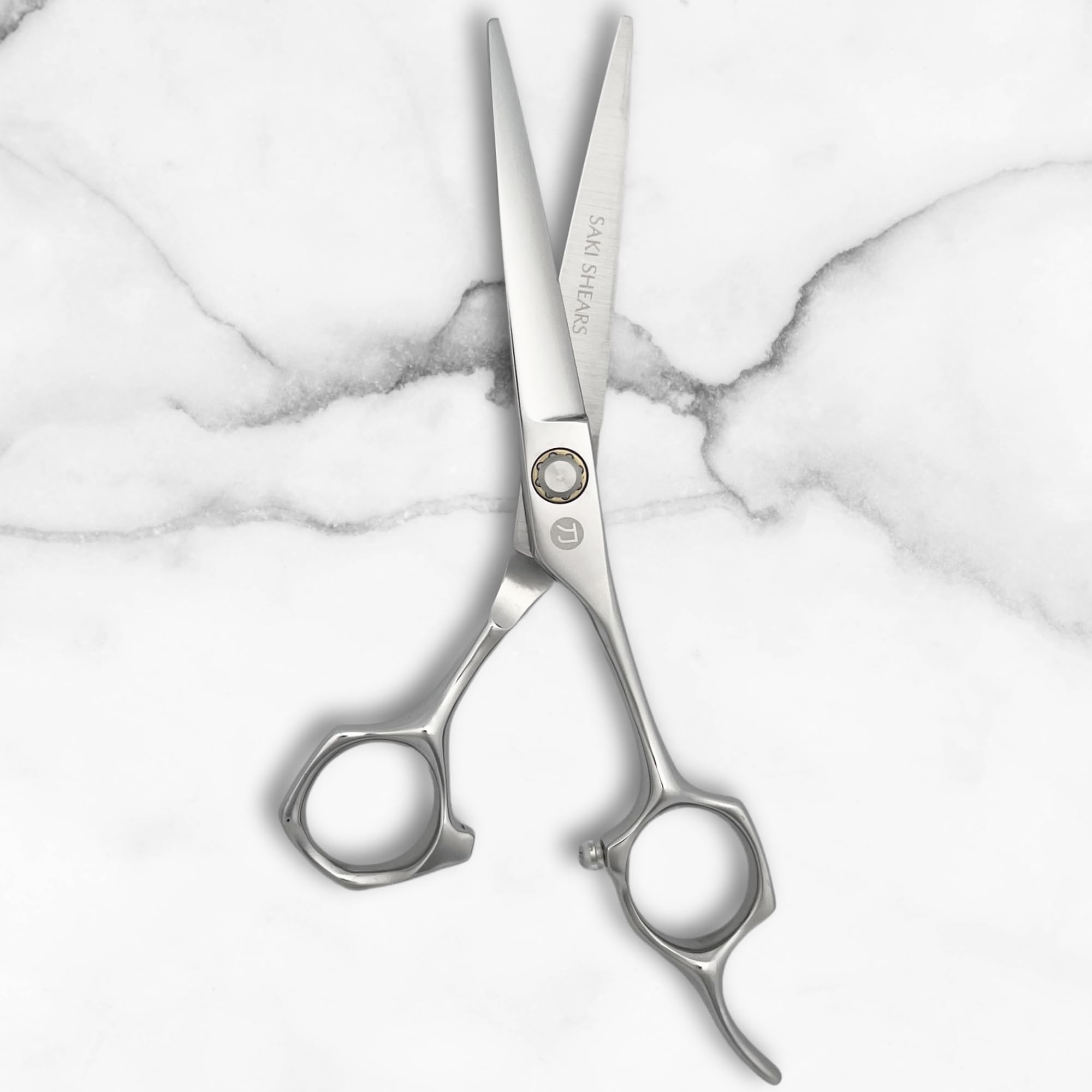 Saki Shears Musashi, acier 440C durable pour longue tenue.