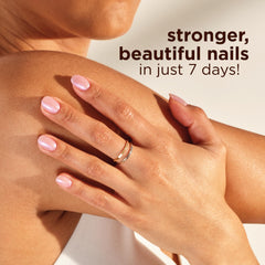 Pinceau d’application précis sur vernis Color Therapy Sally Hansen pour une pose nette.
