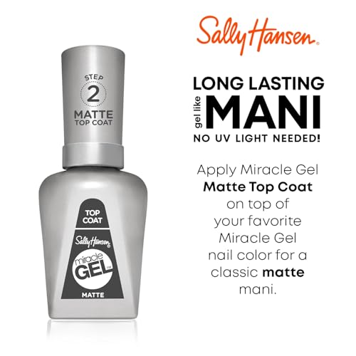 Sally Hansen Miracle Gel Matte, pinceau en action sur ongles.