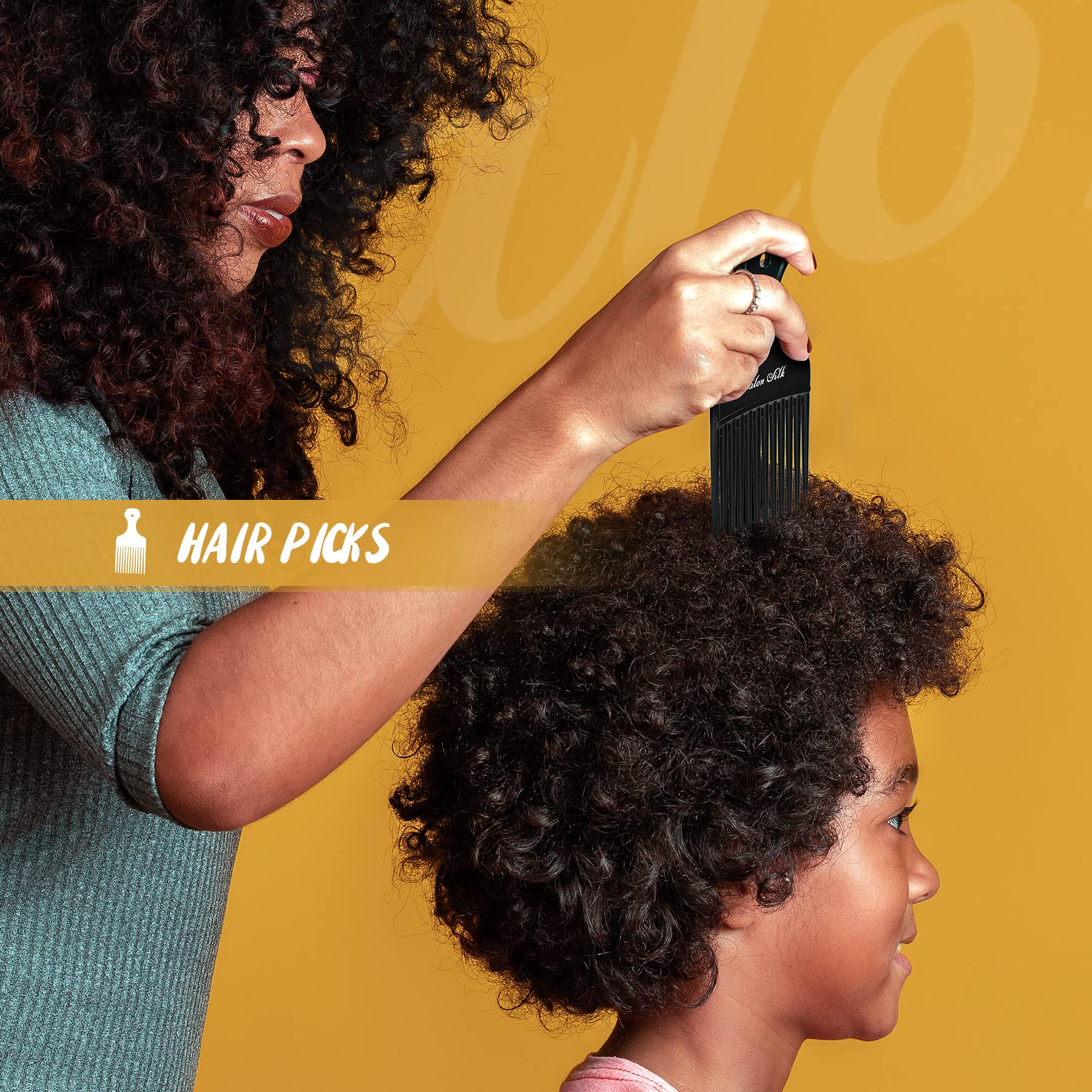 SALON SILK peigne-queue-2-exemplaires: traçage précis pour démarrer les tresses.