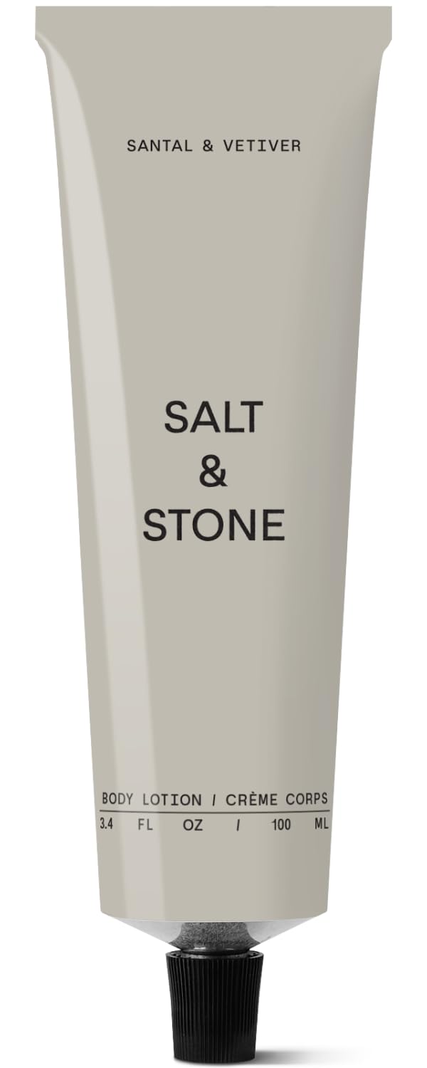 Salt & Stone Lotion Corps Santal Vetiver – bouteille élégante et hydratation rapide.