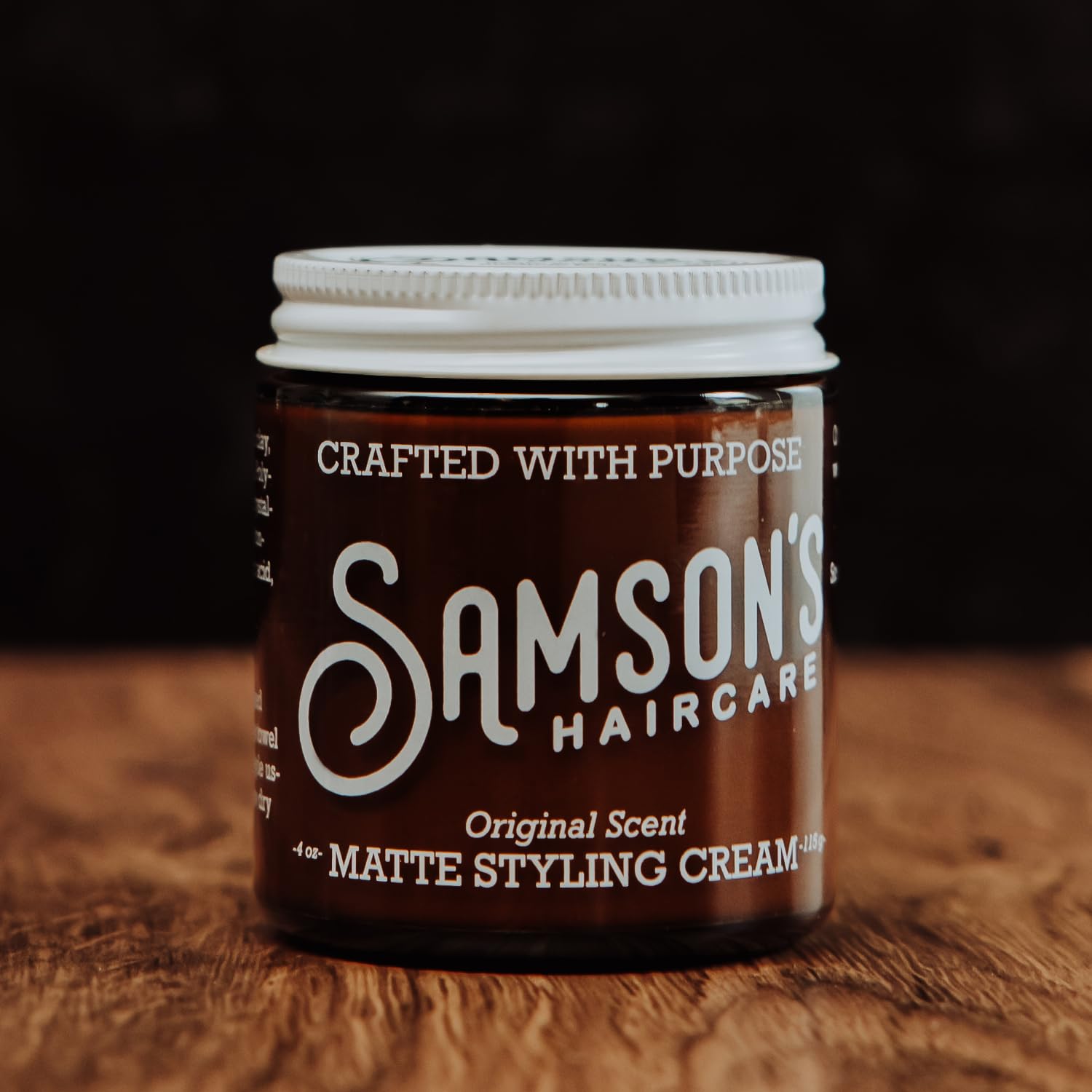 SAMSON'S HAIRCARE Crème coiffage nourrit les cheveux sans brillance.