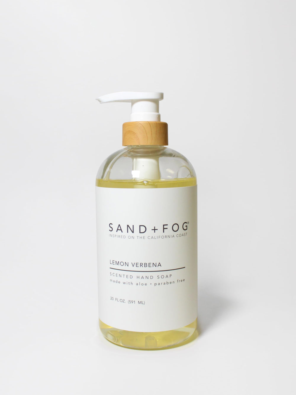 Sand + Fog Savon mains citron-verbena, flacon-pompe, hydratant et parfum frais.