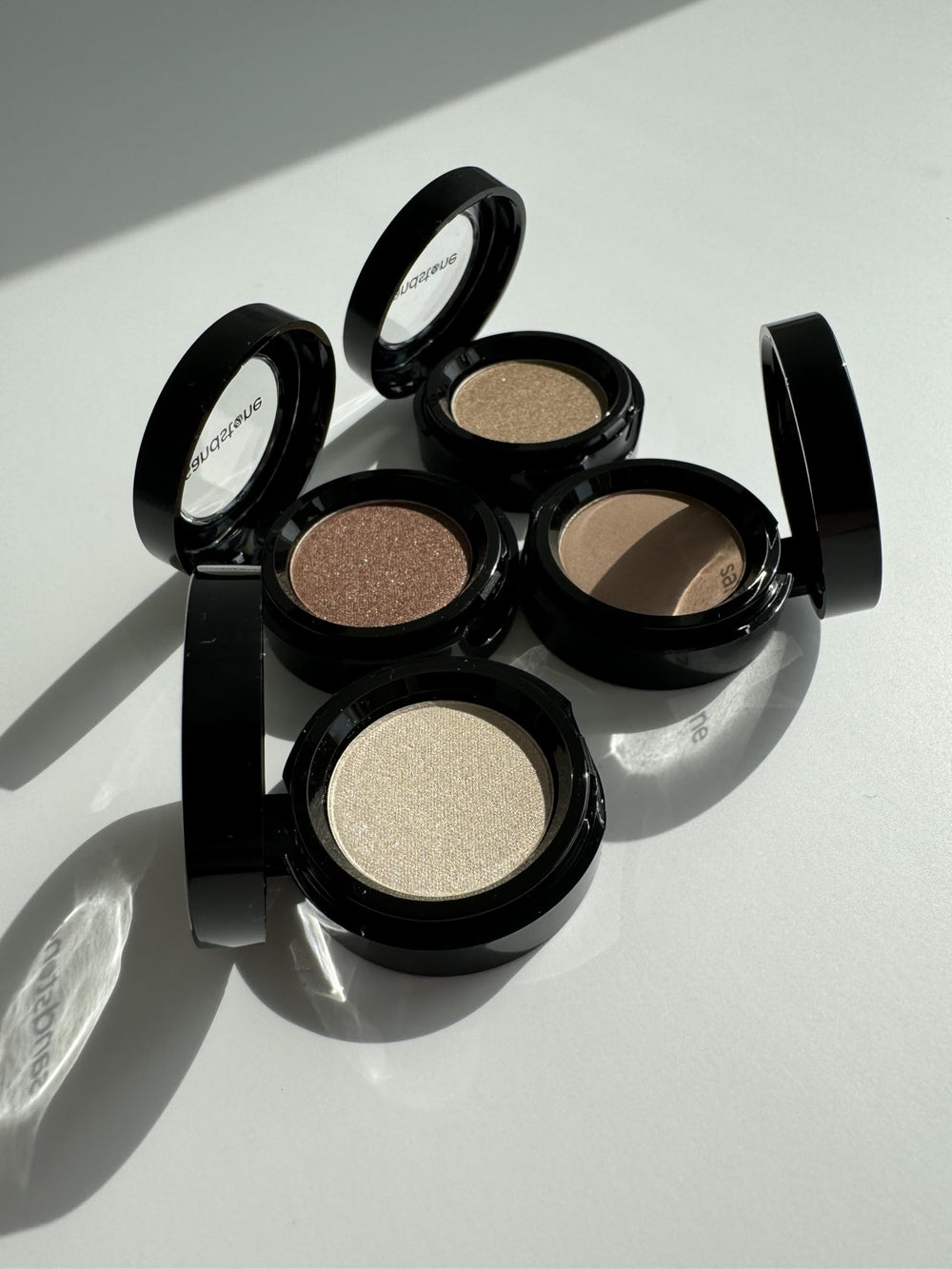 Formule sans parfum de Sandstone Scandinavia Eyeshadow pour yeux sensibles.