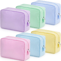 Pochette ensemble 6 cosmétiques Sanwuta en seersucker, rangement pratique pour voyage.