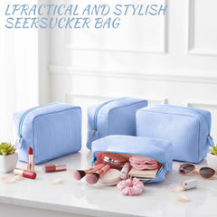 Fermeture lisse Sanwuta sur trousse seersucker bleu clair.