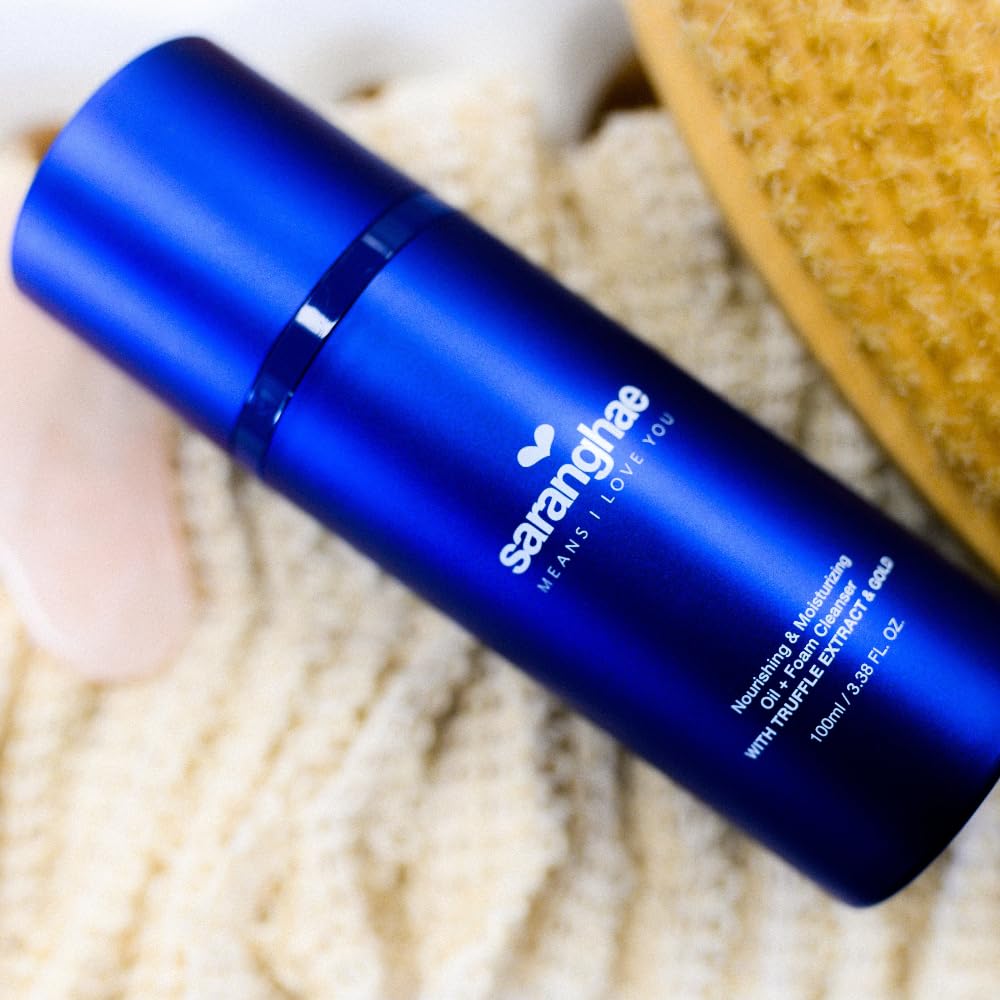 Saranghae huile démaquillante 2-en-1 transforme en mousse pour nettoyer en profondeur.