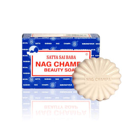 Boîte Satya Nag Champa contenant quatre savons de 150 g chacun, pratique à ranger.