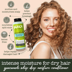 Texture crèmeuse riche du soin, pour envelopper les cheveux sans alourdir.