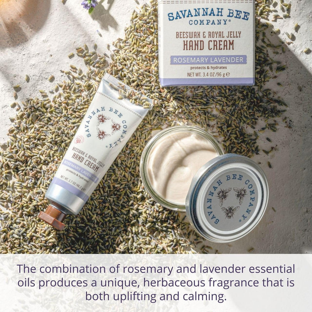 Parfum naturel doux avec amandes et pêches, créant une sensation agréable.