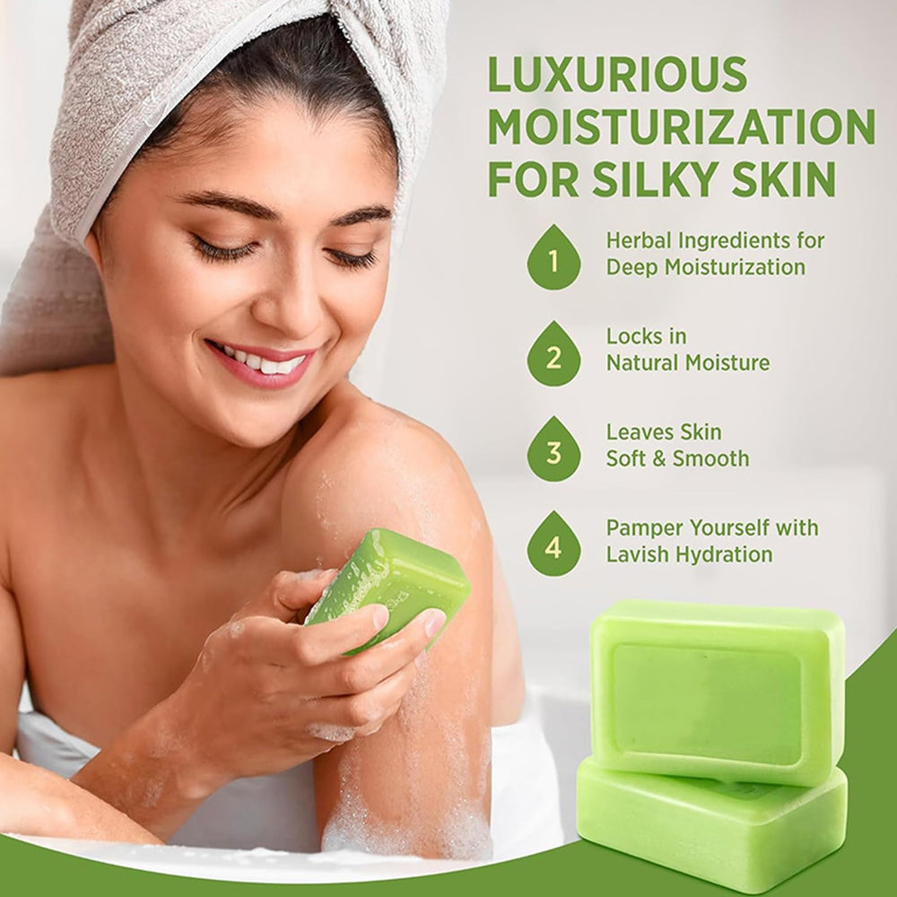 Savon Arbre à Thé, mousse crèmeuse purifiante, nettoie en profondeur et laisse la peau fraîche.