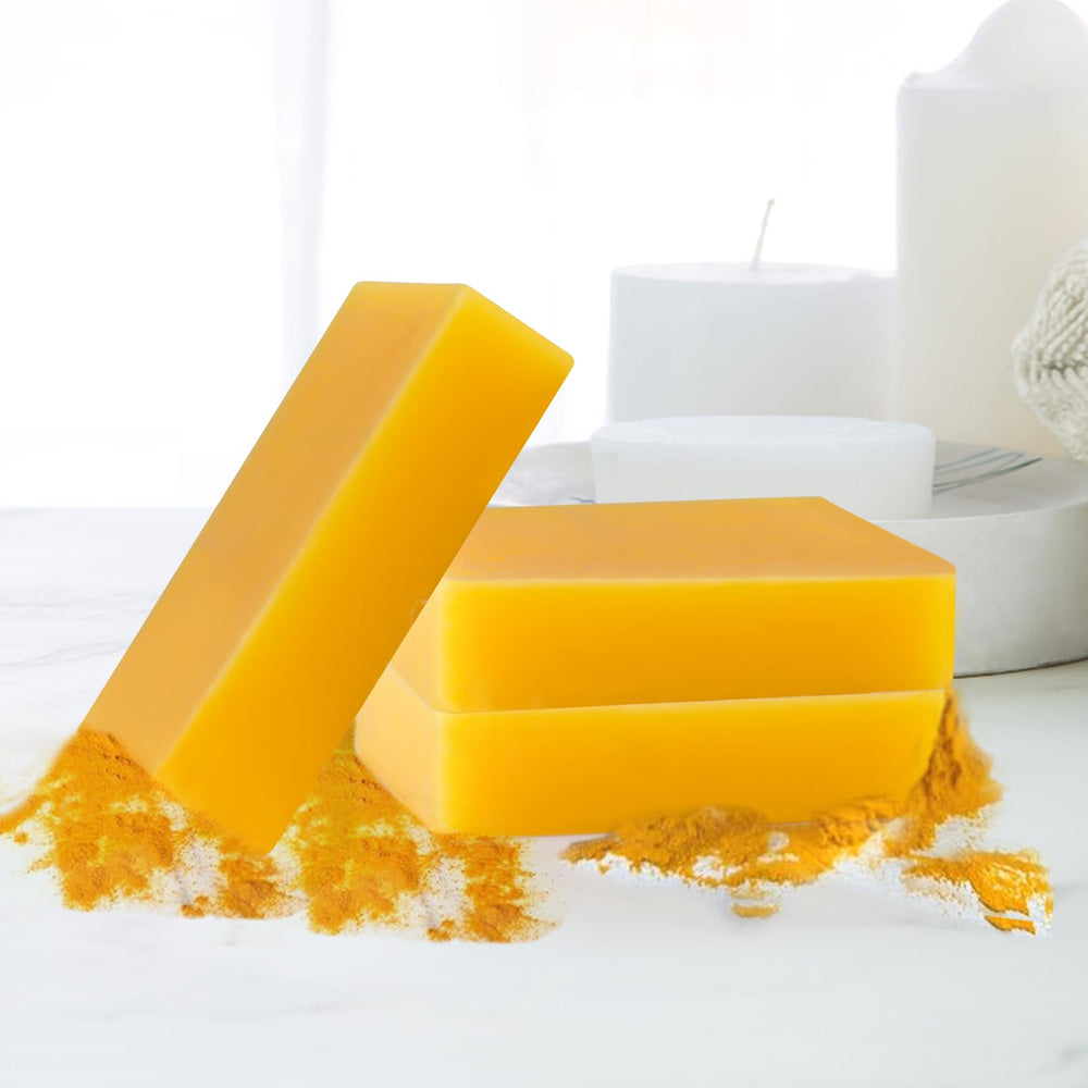 Mousse légère du savon citron curcuma pour un nettoyage efficace.