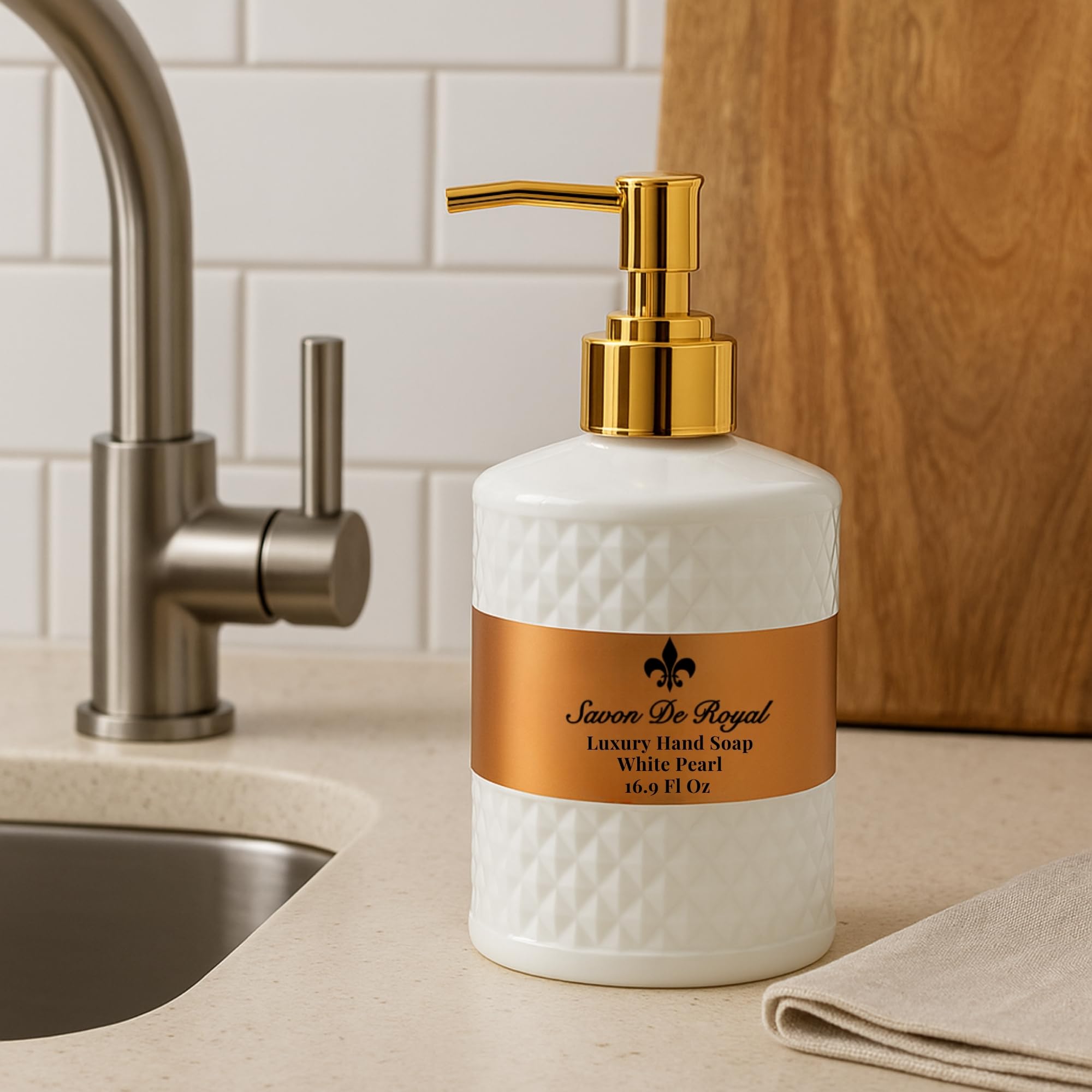 Savon De Royal – mousse délicate sur les mains, peau douce.