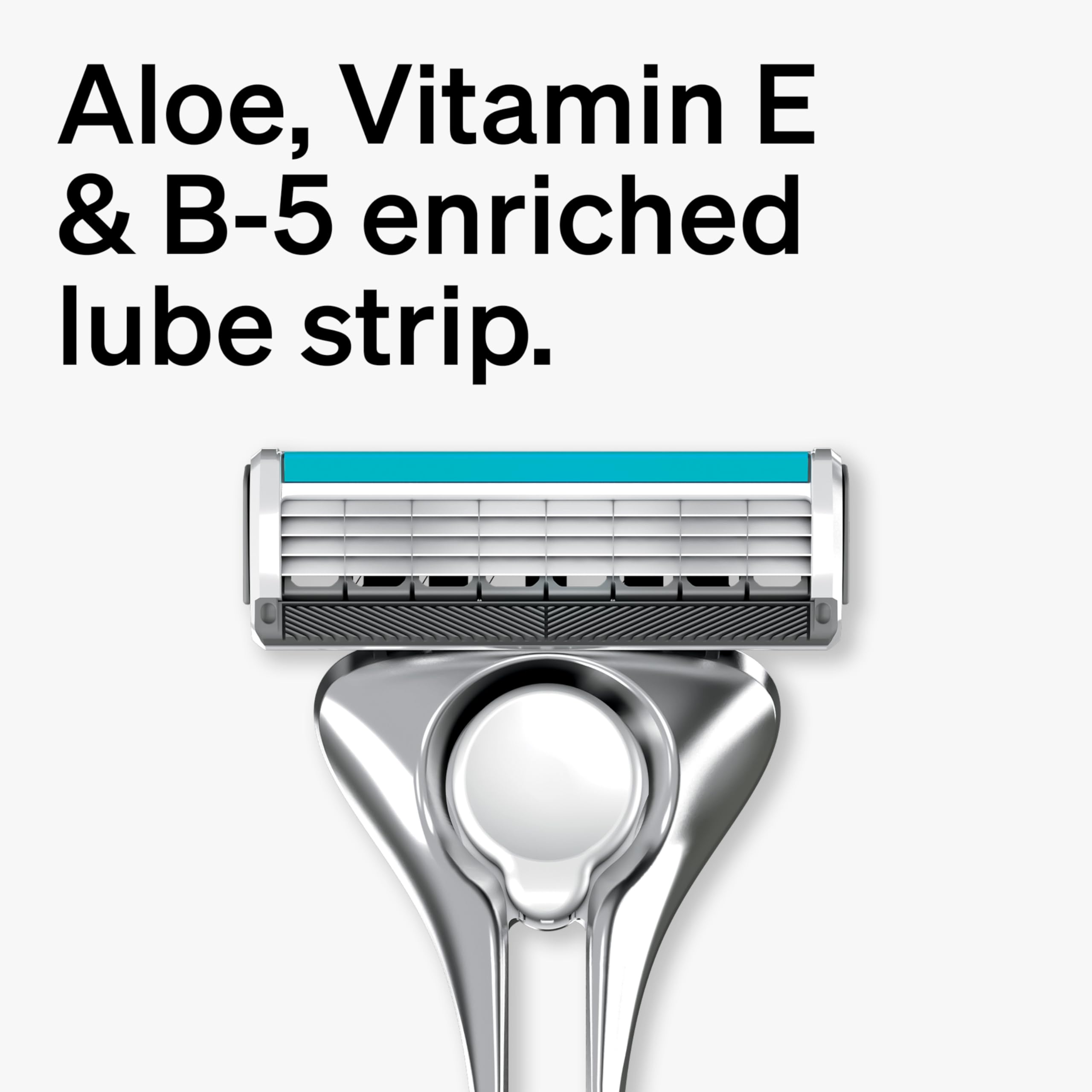 Schick Quattro Titanium tete-pivotante: maniabilité facilitée pour zones difficiles.