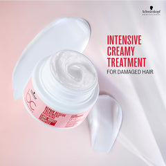 Schwarzkopf Professional BC Peptide Repair Rescue, massage des longueurs pour une douceur accrue.