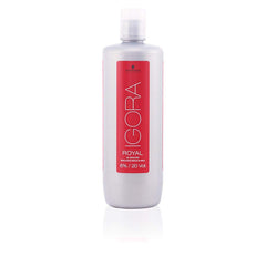 Schwarzkopf Royal Igora Activ: application précise pour une couverture uniforme.