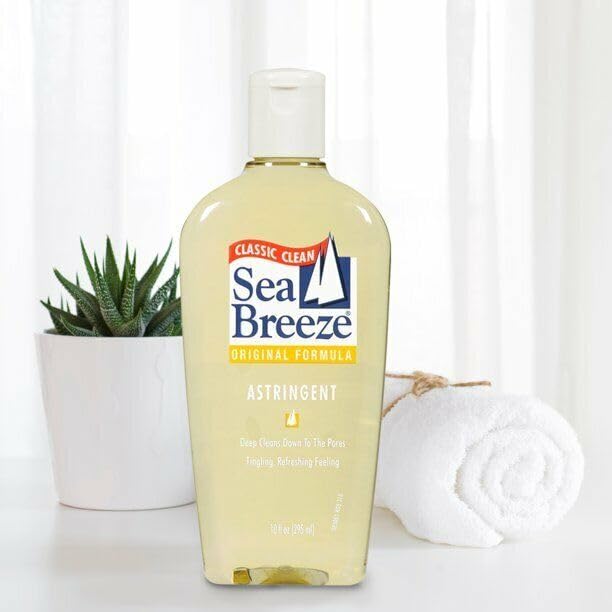 Sea Breeze Astringent Original liquid pour evokes a cooling, refreshing cleanse