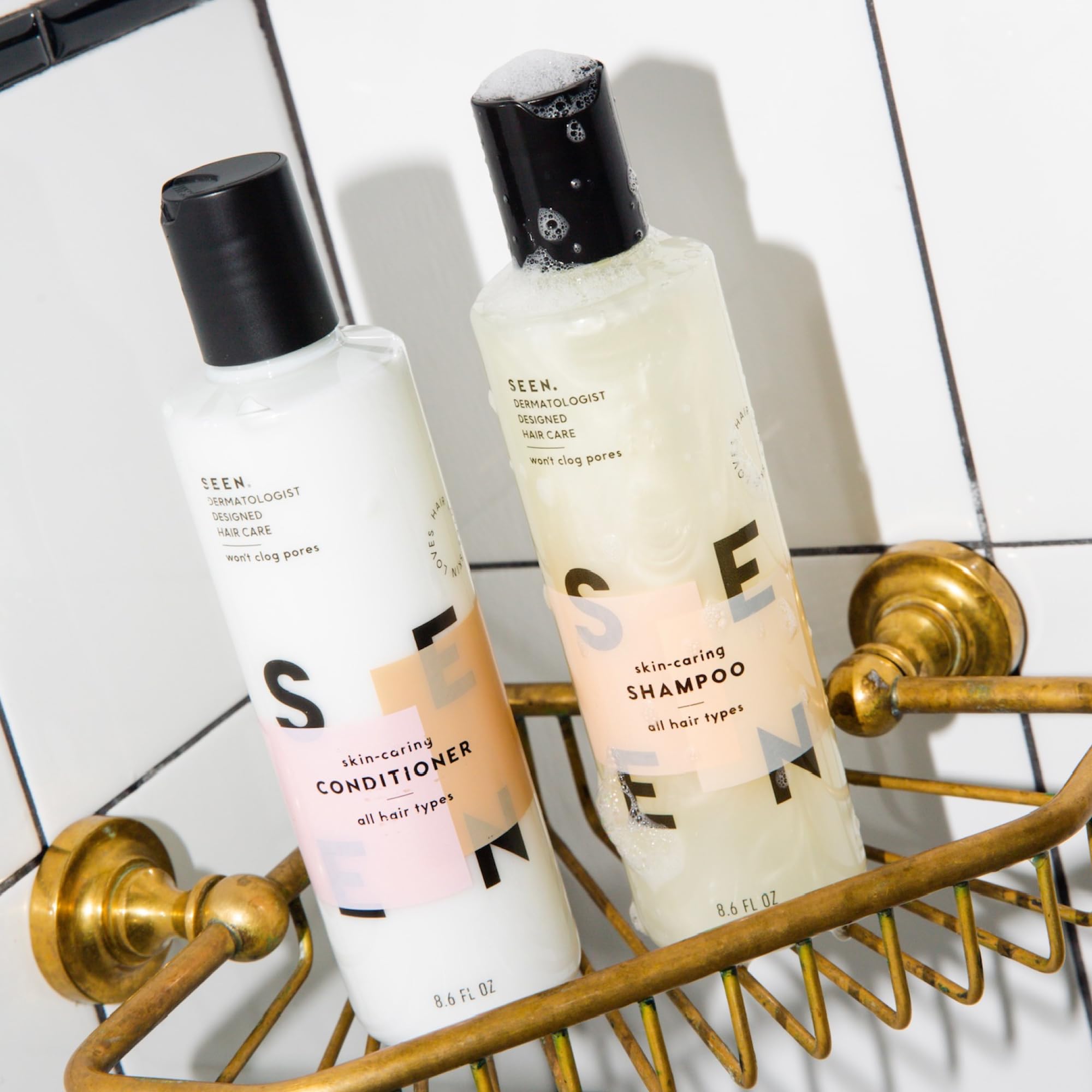Formule SEEN sans sulfates et sans silicones pour cuir chevelu sensible.