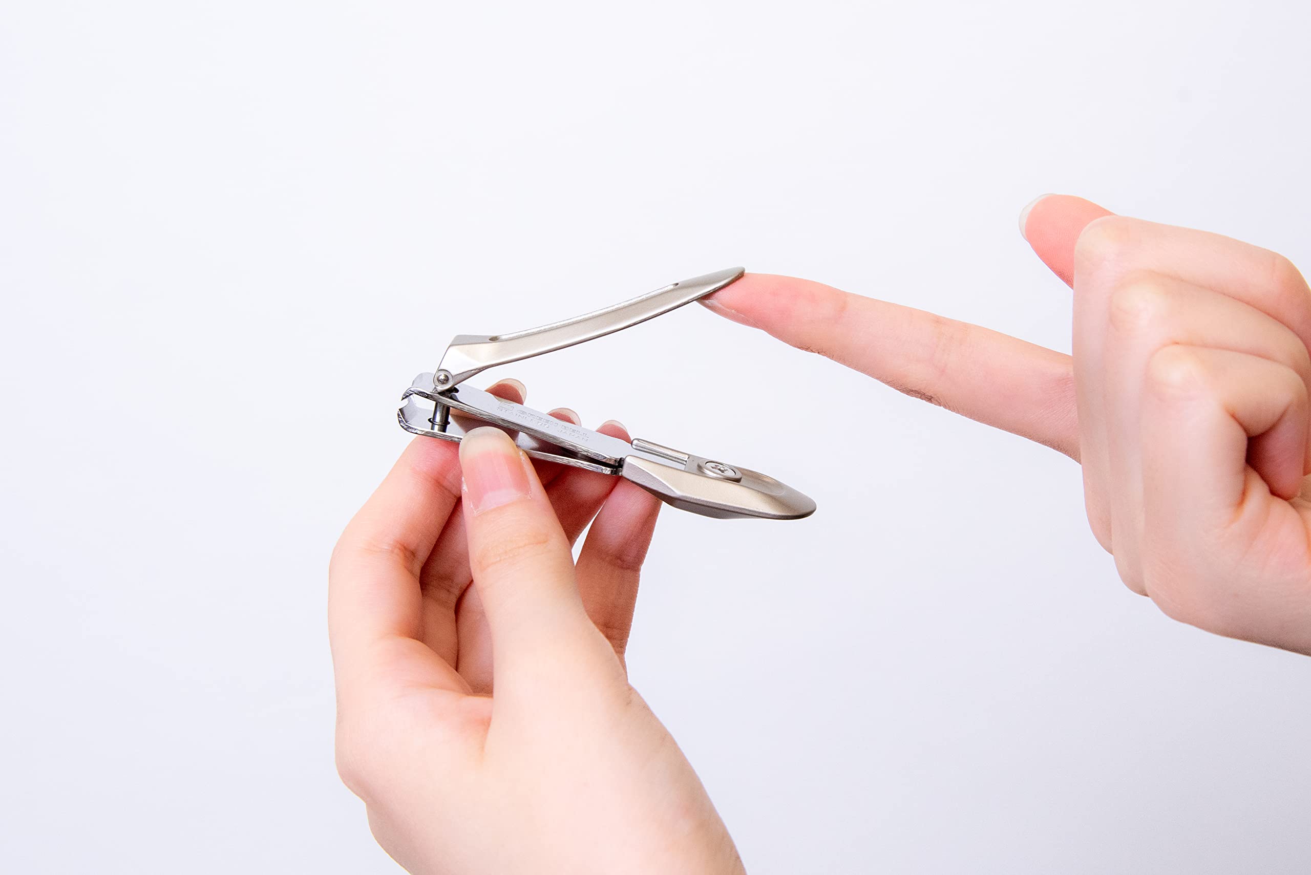 Pince à ongles Seki Edge SS-113 levier en zinc et lame incurvée.