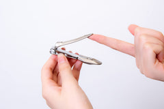 Pince à ongles Seki Edge SS-113 levier en zinc et lame incurvée.
