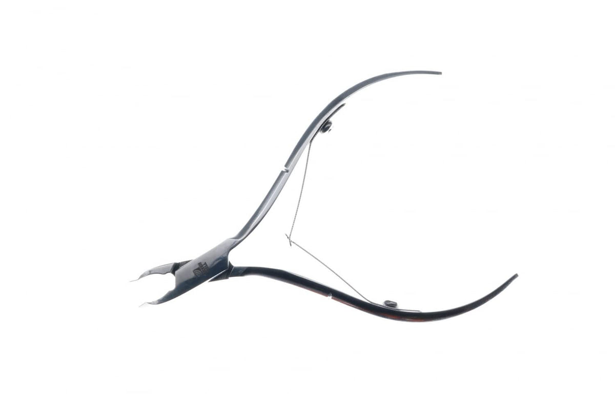 SEKI EDGE SS306-1/4 pince-cuticule vue des lames affûtées pour une coupe précise