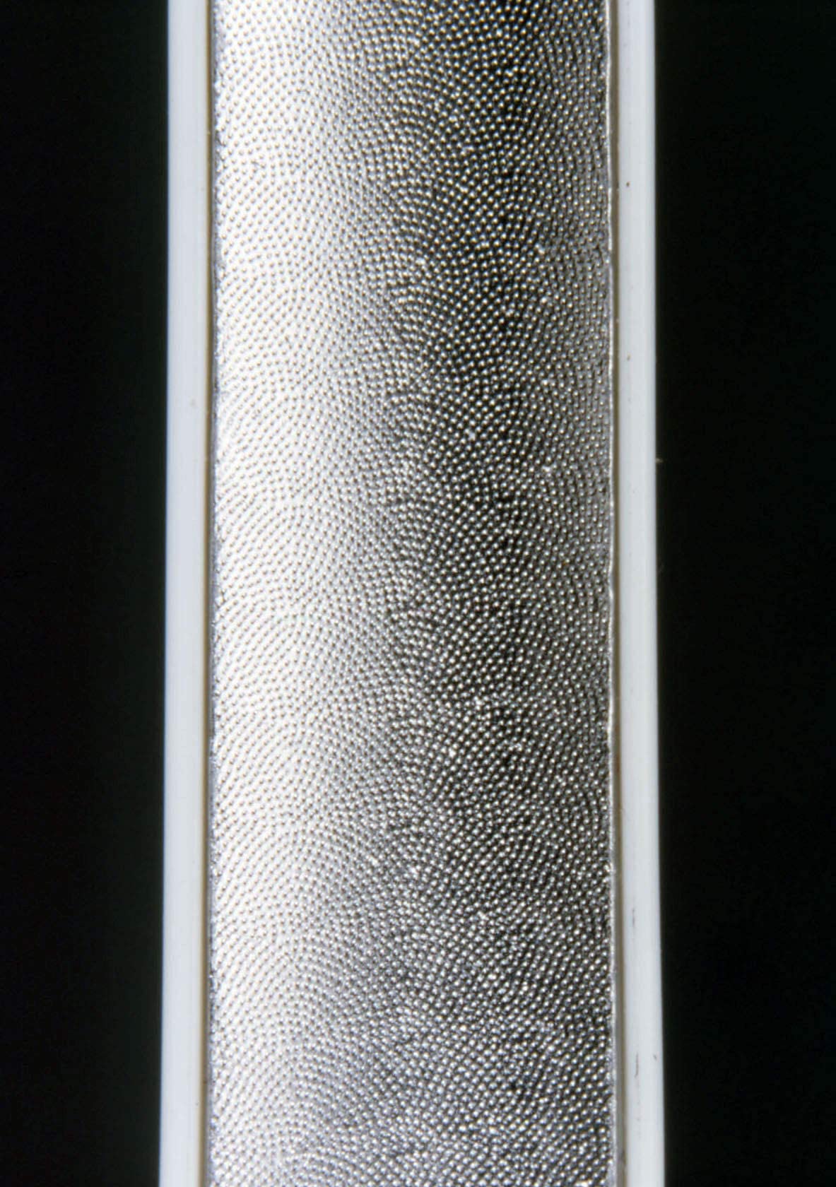 Seki Edge SS-405 conception sans arêtes pour la sécurité.