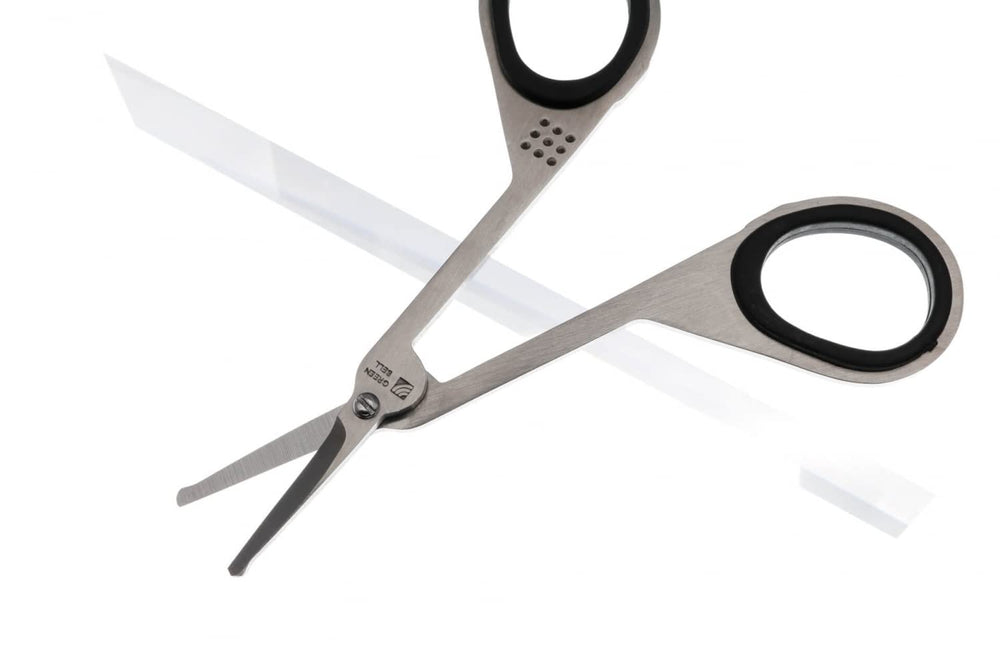 SS-908: tranchant précis pour tailler les poils du visage sans inconfort.