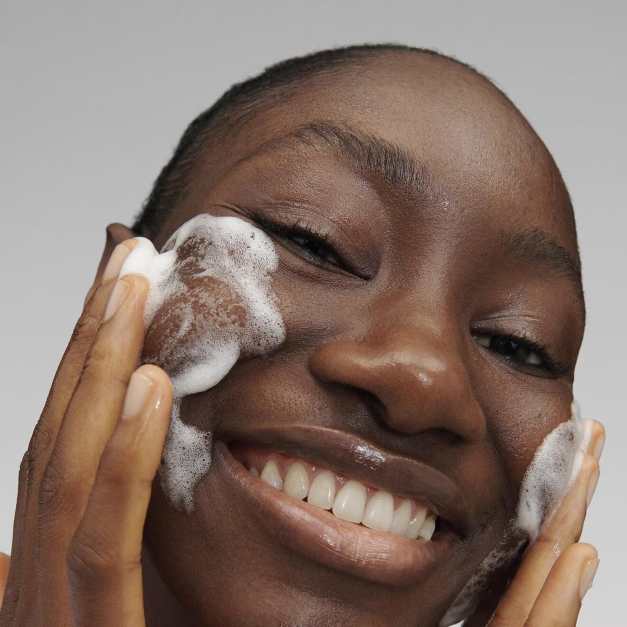 Démaquillage efficace avec gel nettoyant sans parfum SEPHORA.