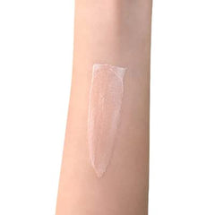 Seraphine Botanicals Camelina + Strobe – appliquer sur le teint pour un glow naturel.