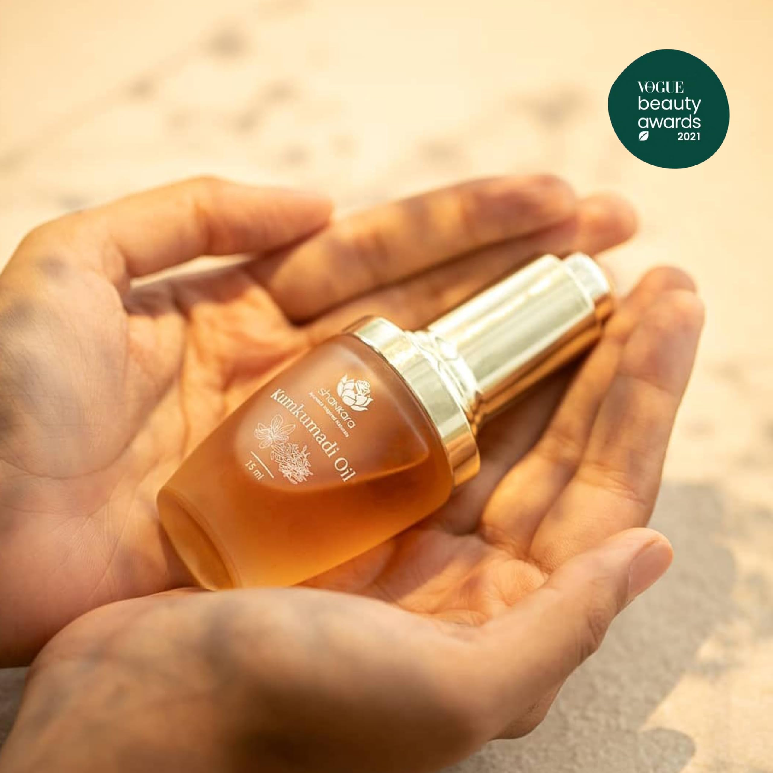 Shankara Kumkumadi bouteille-18ml : format compact pour hydratation quotidienne.