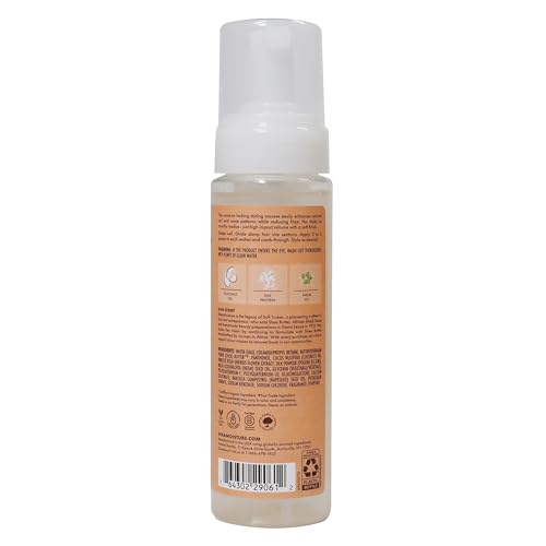 SHEA MOISTURE après application sur cheveux bouclés, brillance naturelle.