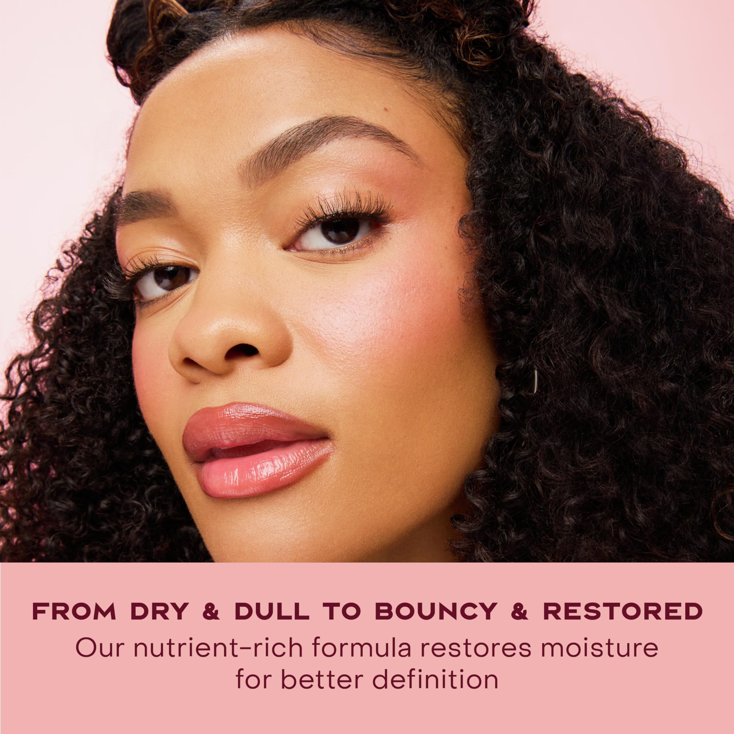 Emballage du masque SheaMoisture en avant‑plan.