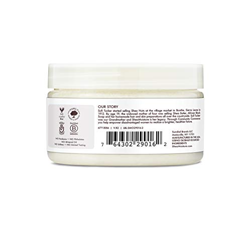 Huile de coco SheaMoisture, application-cheveux, démêle et nourrit les longueurs.