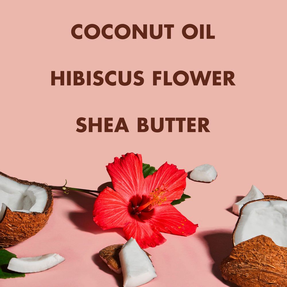 Démêlage en douceur grâce à la crème SheaMoisture.