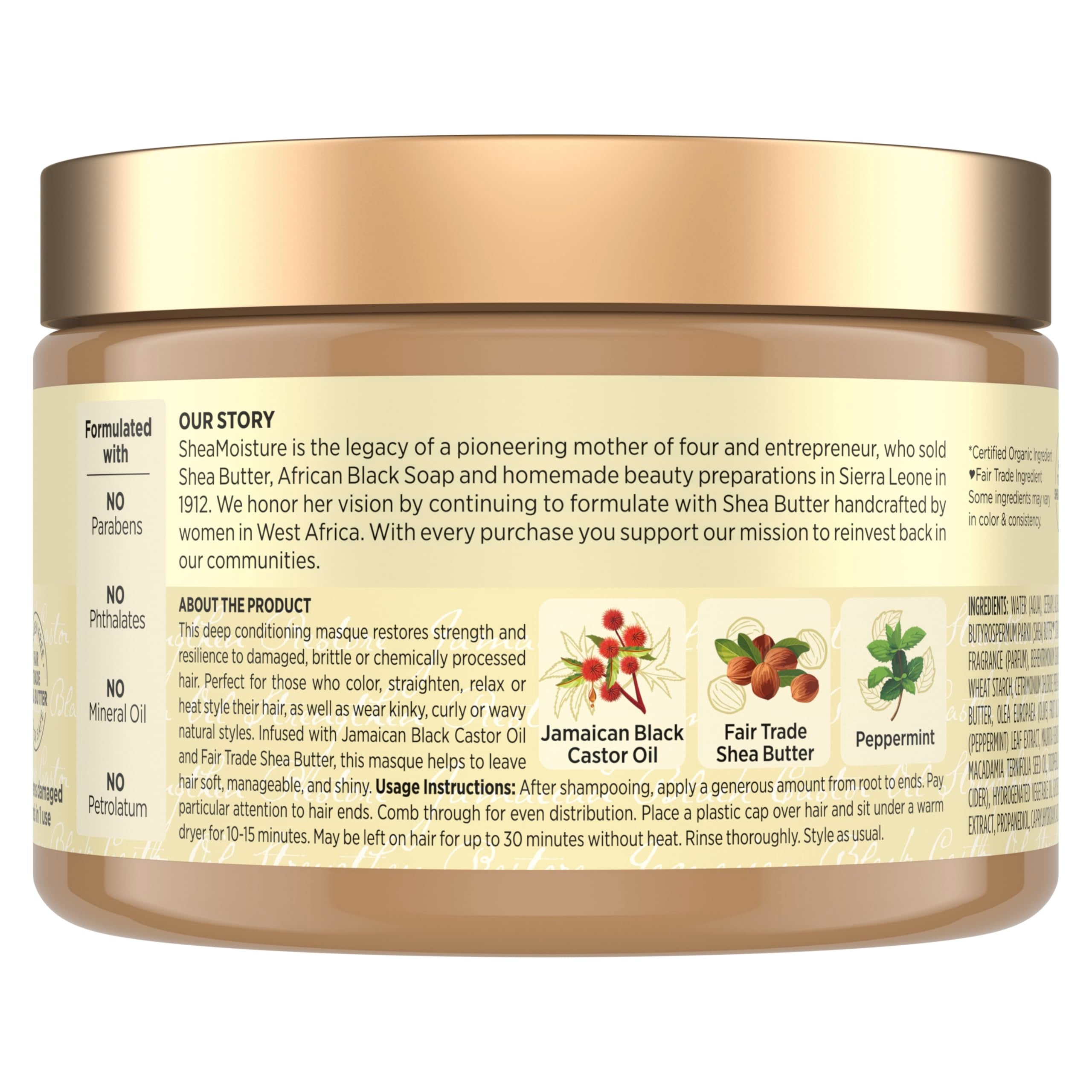 Main appliquant le masque SheaMoisture, texture crème facilitant l'hydratation.