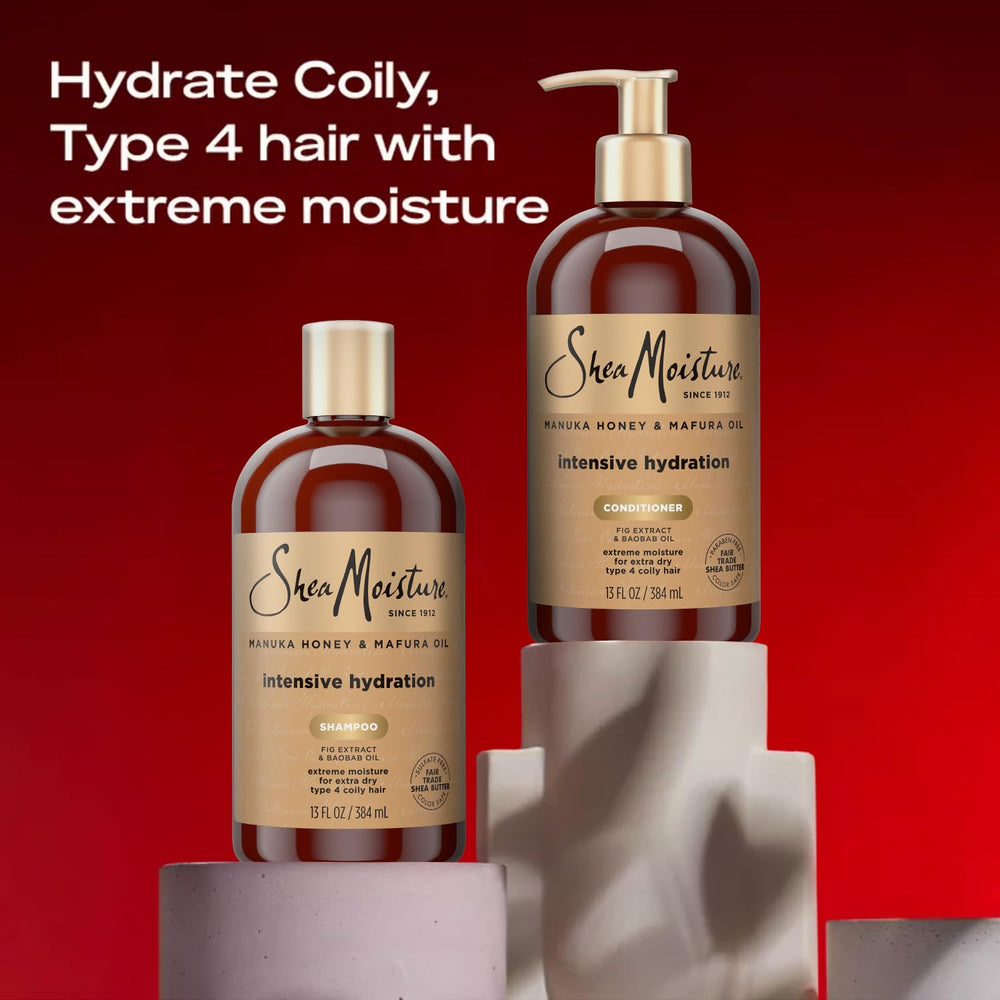 Shampoing SheaMoisture, texture crème mousse visible, lavage en douceur