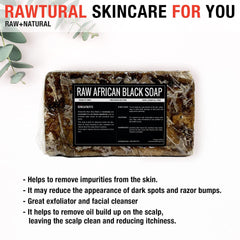 Application douce du savon noir Sheanefit avec éponge