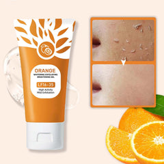 Texture du gel exfoliant orange en gros plan, peau plus lisse après application.
