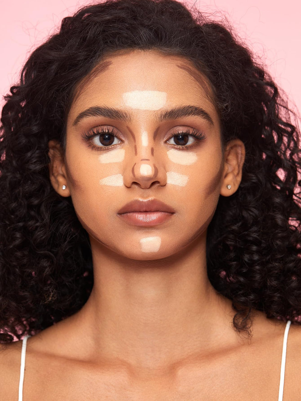 SHEGLAM applicateur slim, teinte Chestnut pour un tracé net et contrôlé.