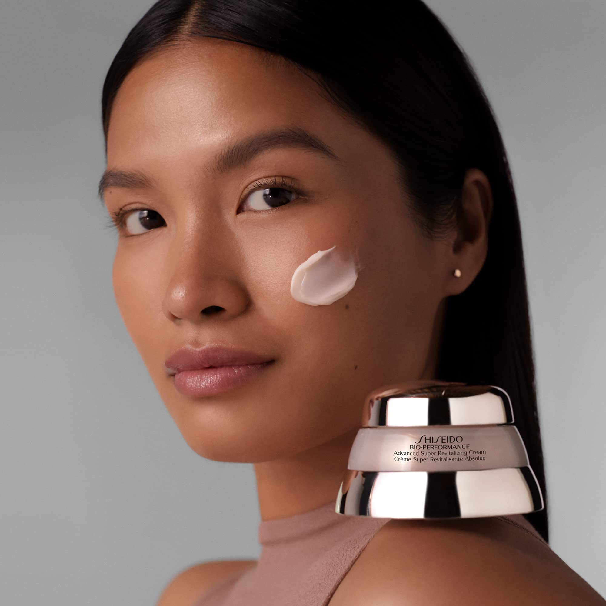 Shiseido crème visage jour et nuit, soin polyvalent et efficace.