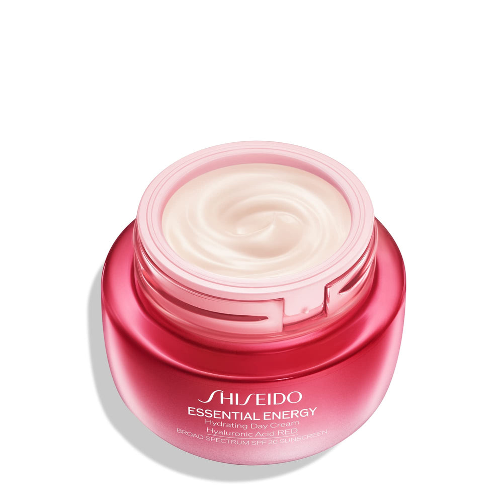 Shiseido Essential Energy application visage et cou pour une hydratation continue.