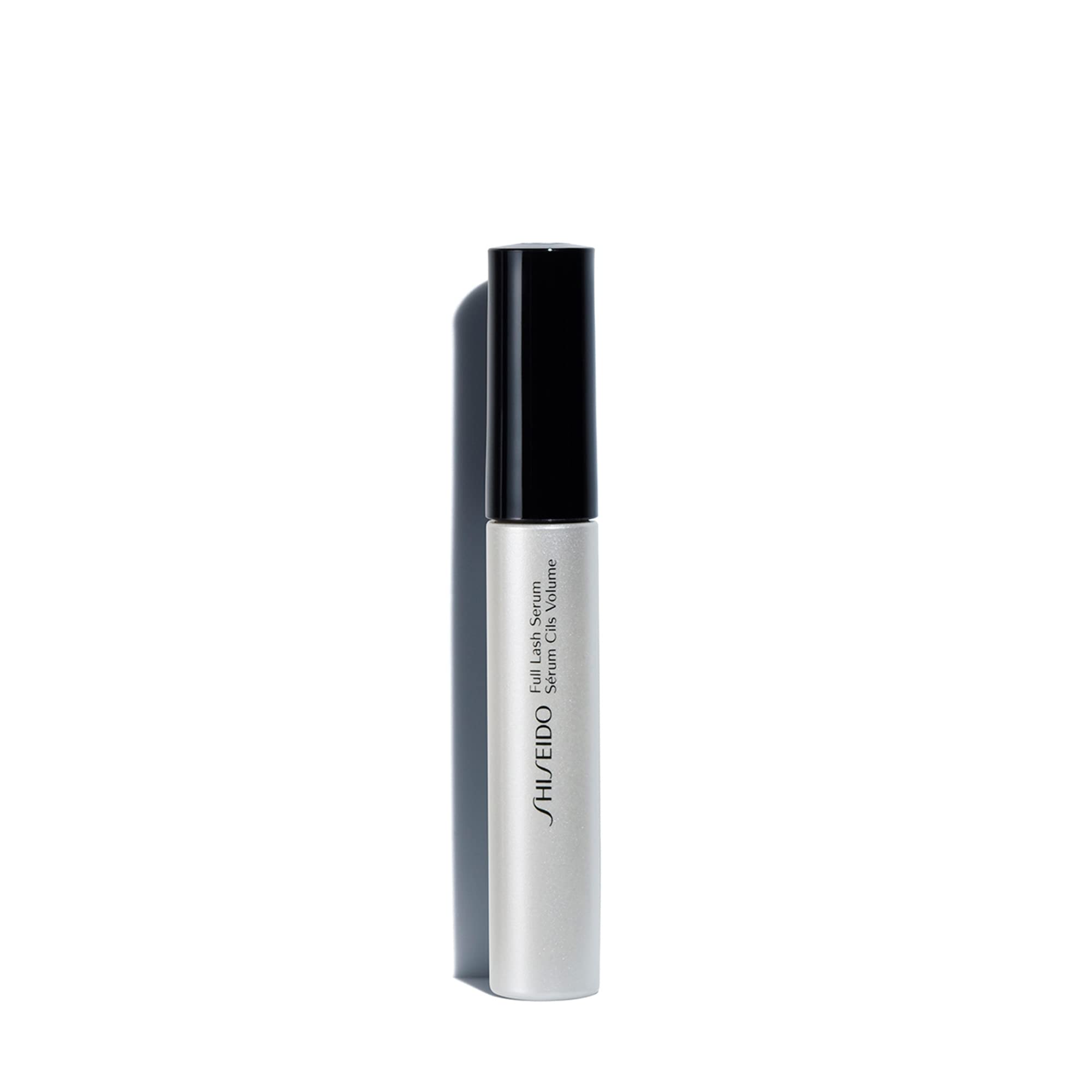 Shiseido Sérum cils et sourcils avec embout velours pour une application précise et douce.