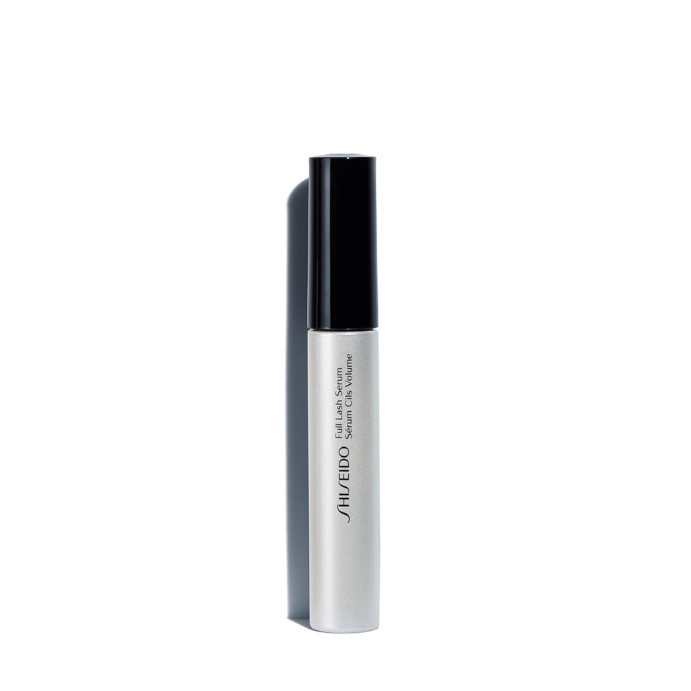 Shiseido Sérum cils et sourcils avec embout velours pour une application précise et douce.