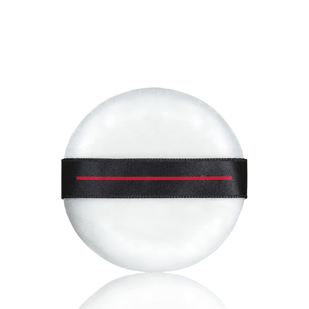 Shiseido Synchro Skin Invisible Silk Poudre Libre – Emballage compact, pratique pour le sac et les retouches.