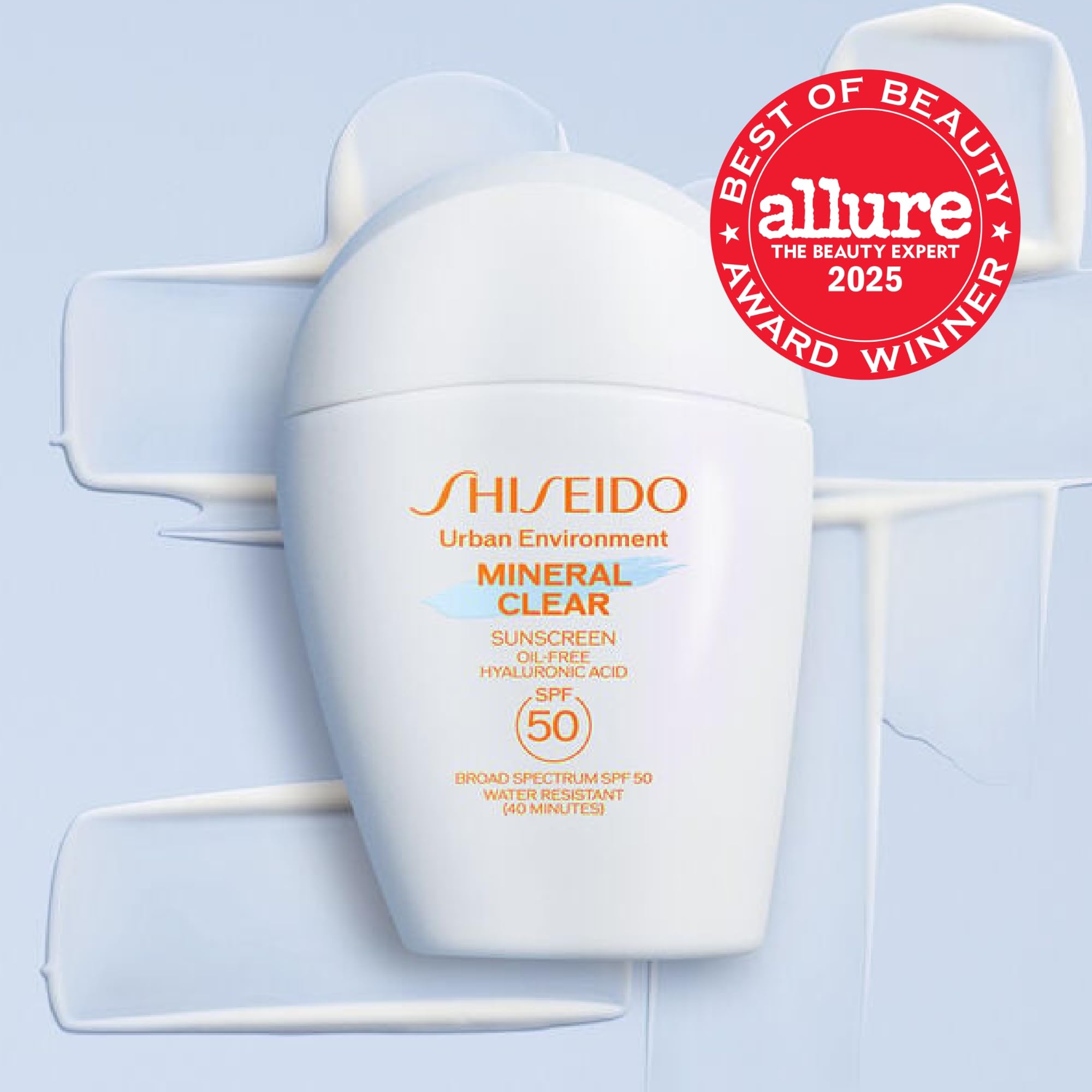 Texture légère et fini clair sans masque blanc après application par Shiseido.